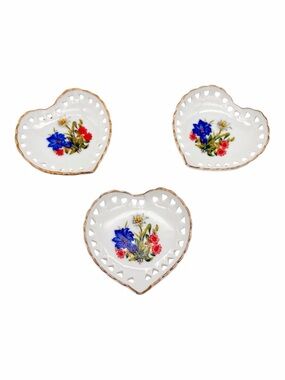 Vintage Inspired COTFER Heart Trinket Dishes Set of 3
